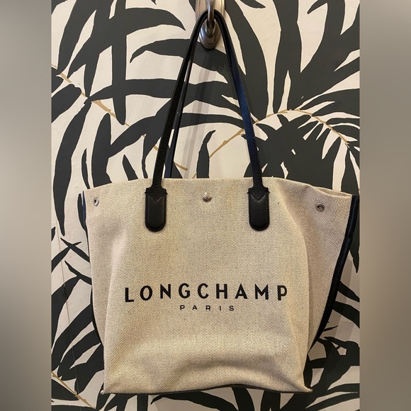 Longchamp Essential Toile Tote Large - Picture 4 of 5